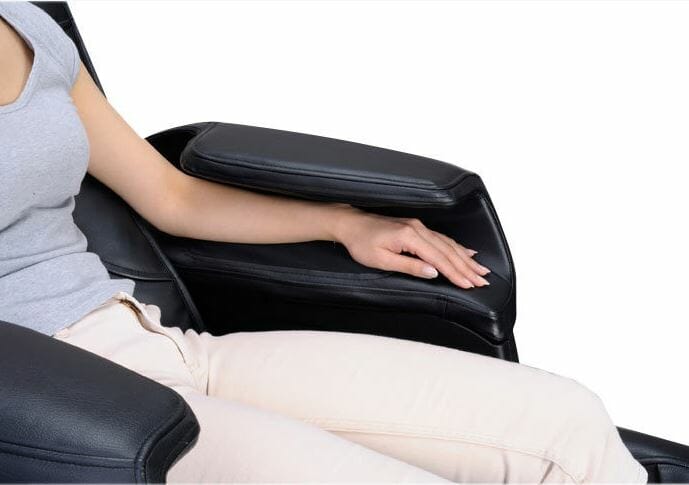 Массажное кресло Fujiiryoki EC-3700 массаж рук