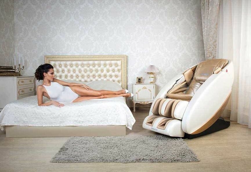 массажное кресло Орион от ямагучи в интерьере спальни