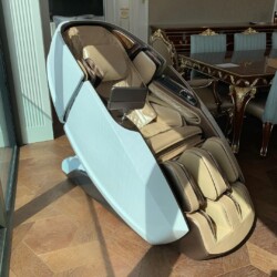 Массажное кресло RT 8900 Rongtai белое в интерьере